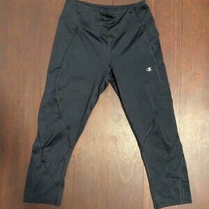 Champion Capris Leggings in Size Medium